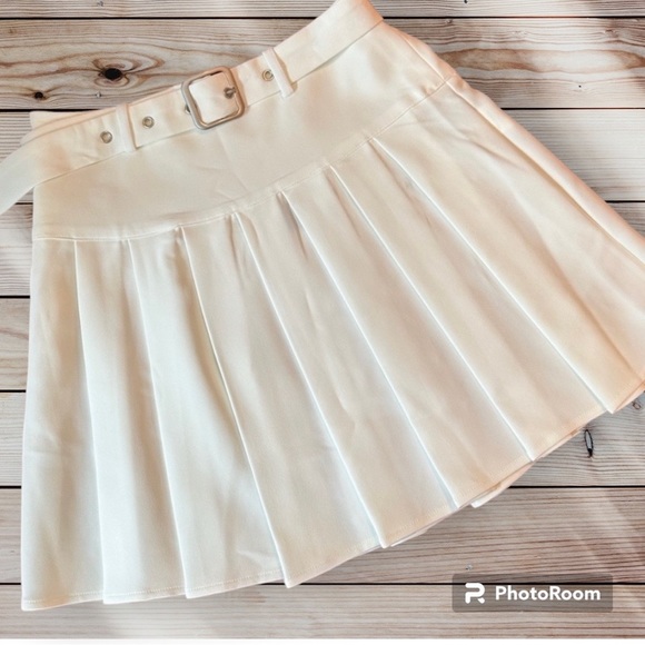 🌸3/$12, Skirt size S, new shein without cream label pulling white - Picture 2 of 8